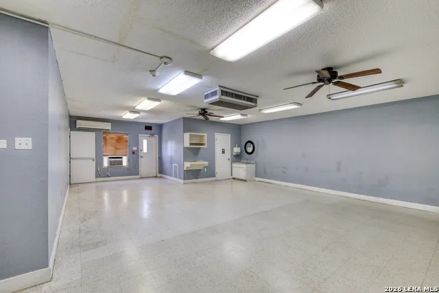 1007 GETTY ST Uvalde, TX 78801