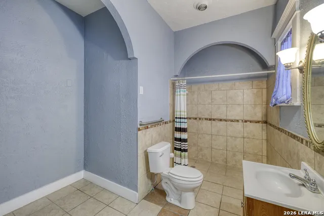 1007 GETTY ST Uvalde, TX 78801