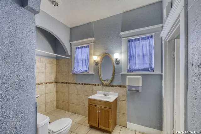 1007 GETTY ST Uvalde, TX 78801