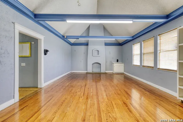 1007 GETTY ST Uvalde, TX 78801