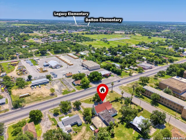 1007 GETTY ST Uvalde, TX 78801