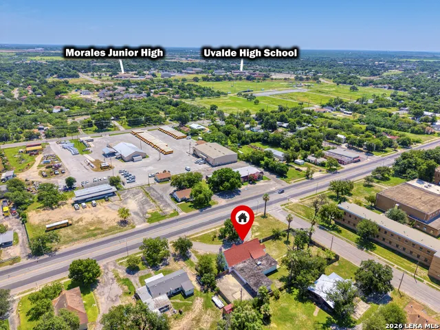 1007 GETTY ST Uvalde, TX 78801