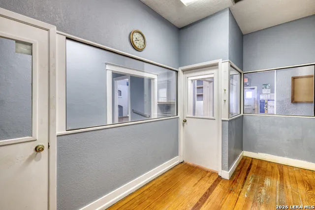 1007 GETTY ST Uvalde, TX 78801
