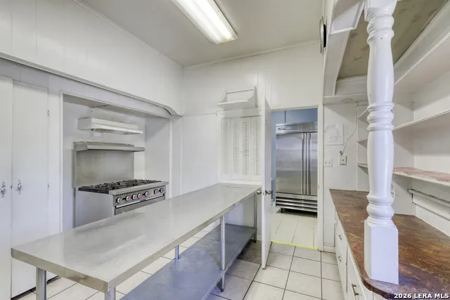 1007 GETTY ST Uvalde, TX 78801