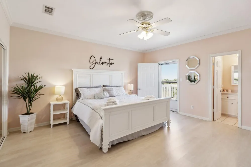 22322 Vista Del Mar Galveston, TX 77554