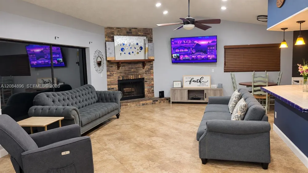 8506 NW 21st St Coral Springs, FL 33071
