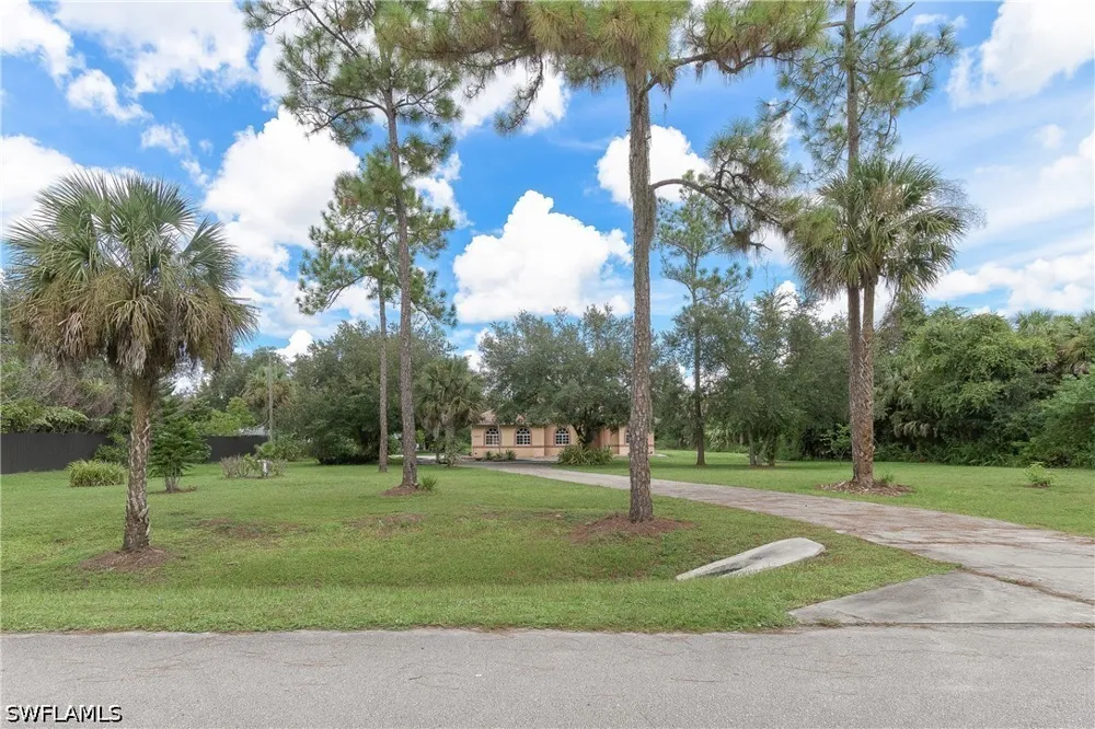24th Avenue SE Naples, FL 34117