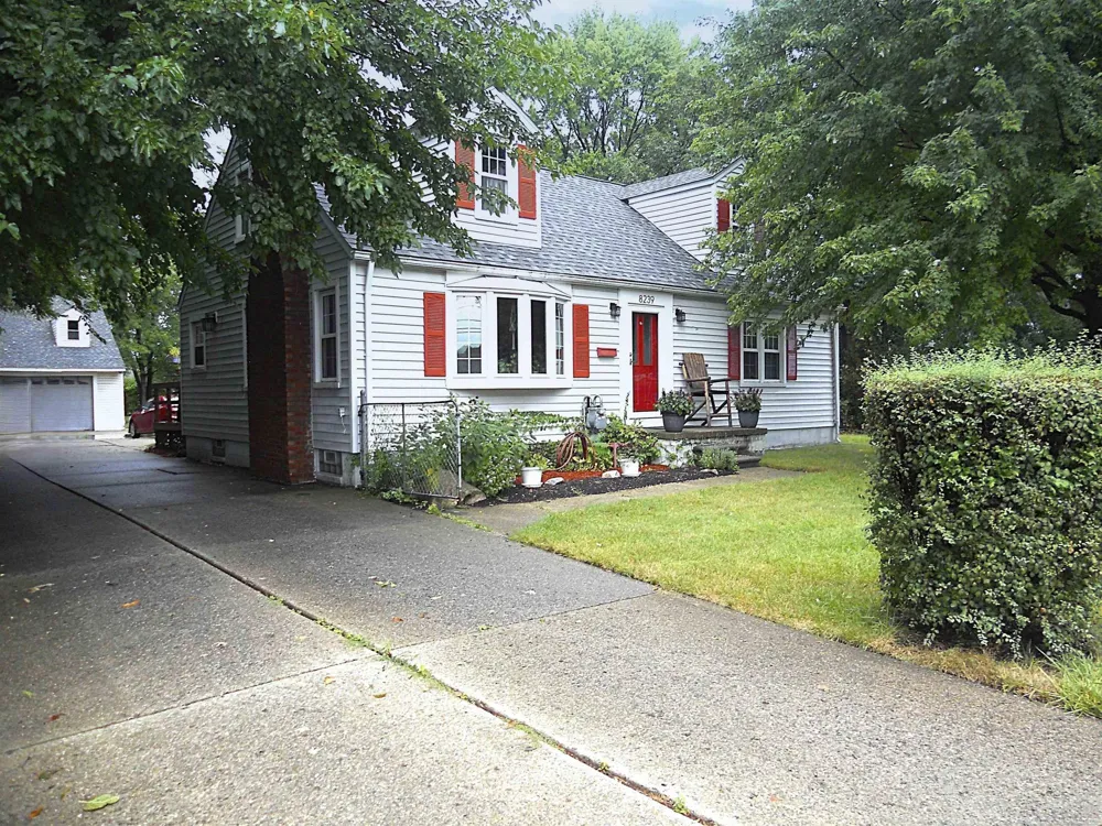 8239 Garbor Drive Warren City, MI 48093