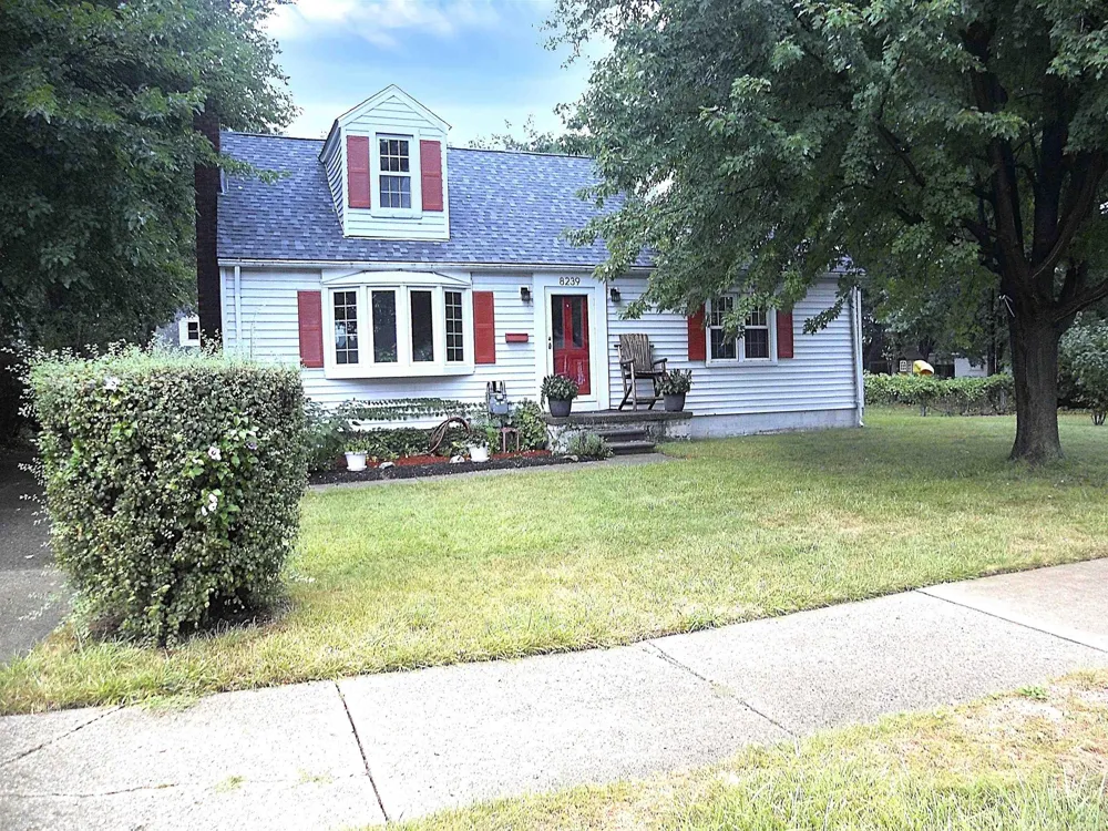 8239 Garbor Drive Warren City, MI 48093