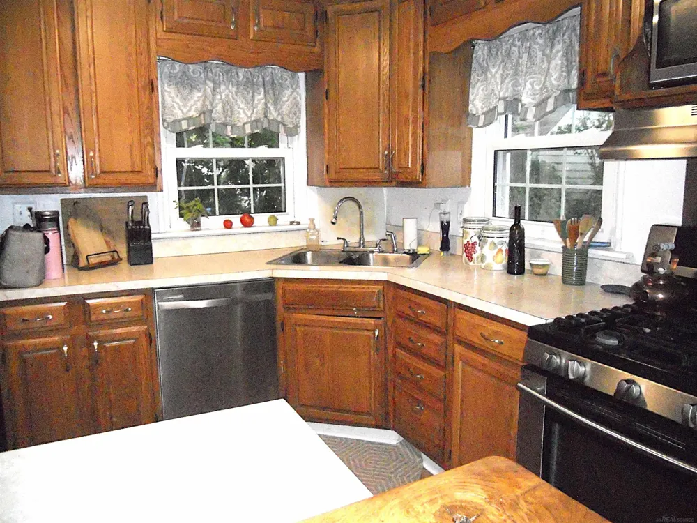 8239 Garbor Drive Warren City, MI 48093