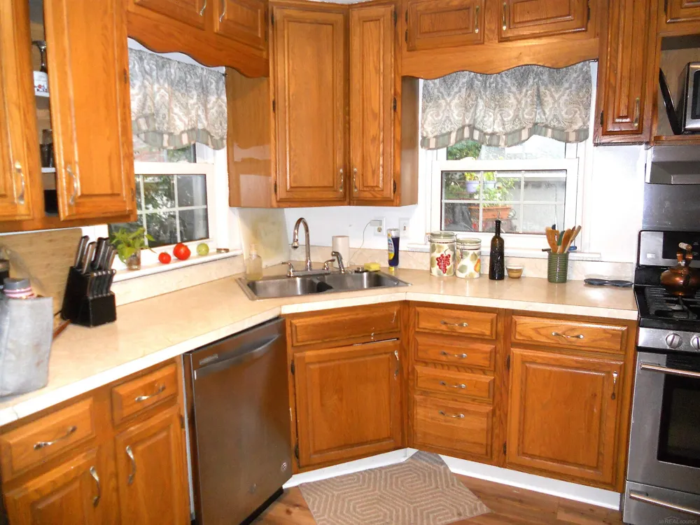 8239 Garbor Drive Warren City, MI 48093
