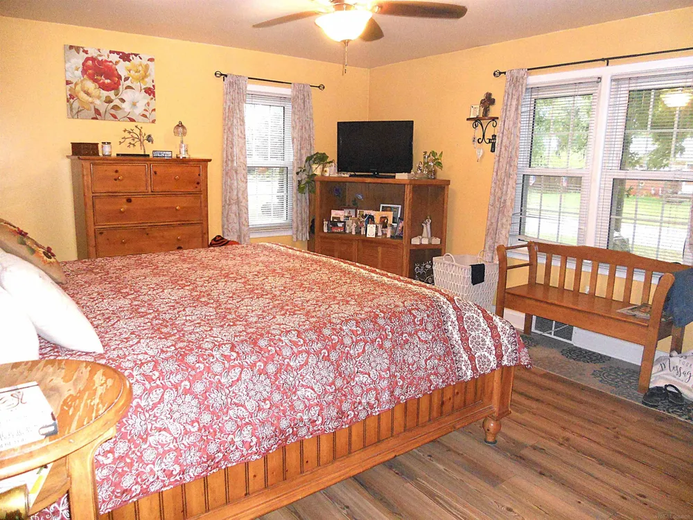 8239 Garbor Drive Warren City, MI 48093