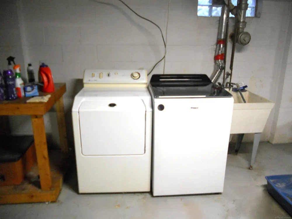 8239 Garbor Drive Warren City, MI 48093