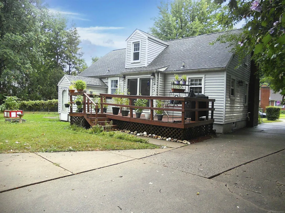 8239 Garbor Drive Warren City, MI 48093
