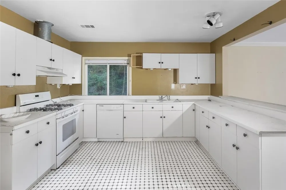 21431 Stans Lane Laguna Beach, CA 92651