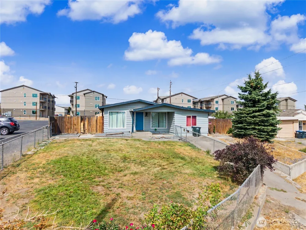 912 W Loop Drive NE Moses Lake, WA 98837