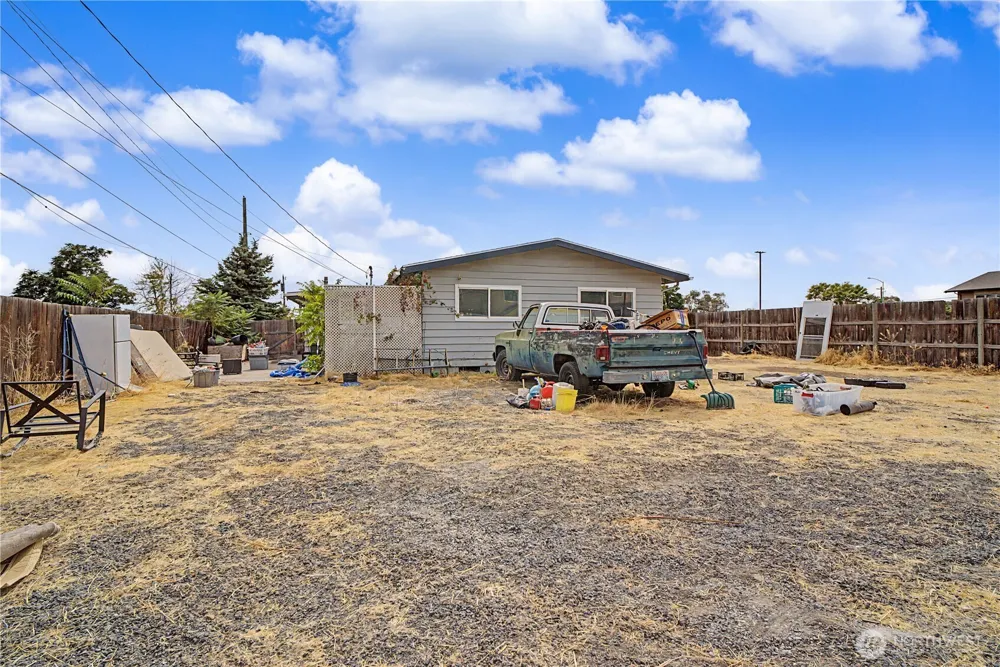 912 W Loop Drive NE Moses Lake, WA 98837