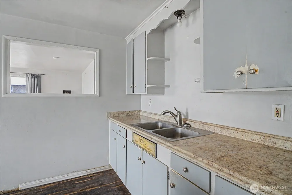 912 W Loop Drive NE Moses Lake, WA 98837