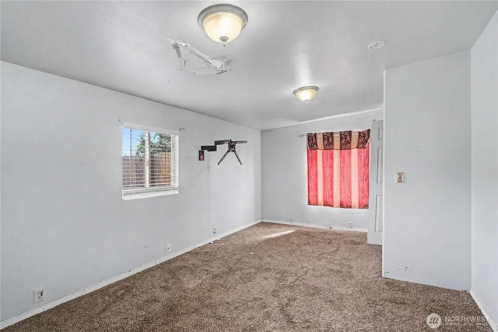 912 W Loop Drive NE Moses Lake, WA 98837