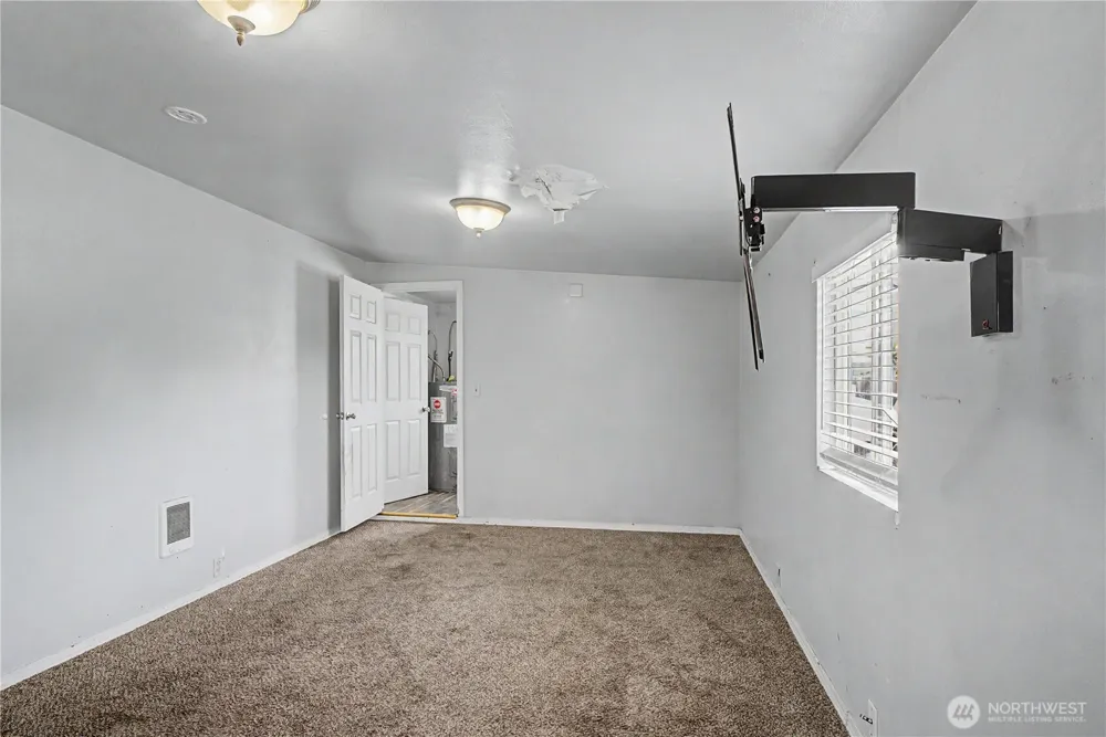 912 W Loop Drive NE Moses Lake, WA 98837