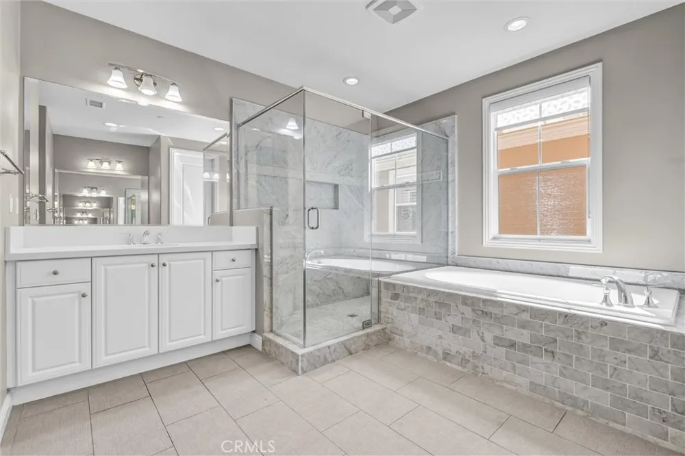 19 Dahlia Lake Forest, CA 92630
