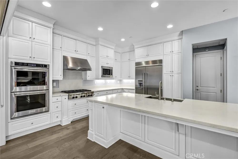 19 Dahlia Lake Forest, CA 92630
