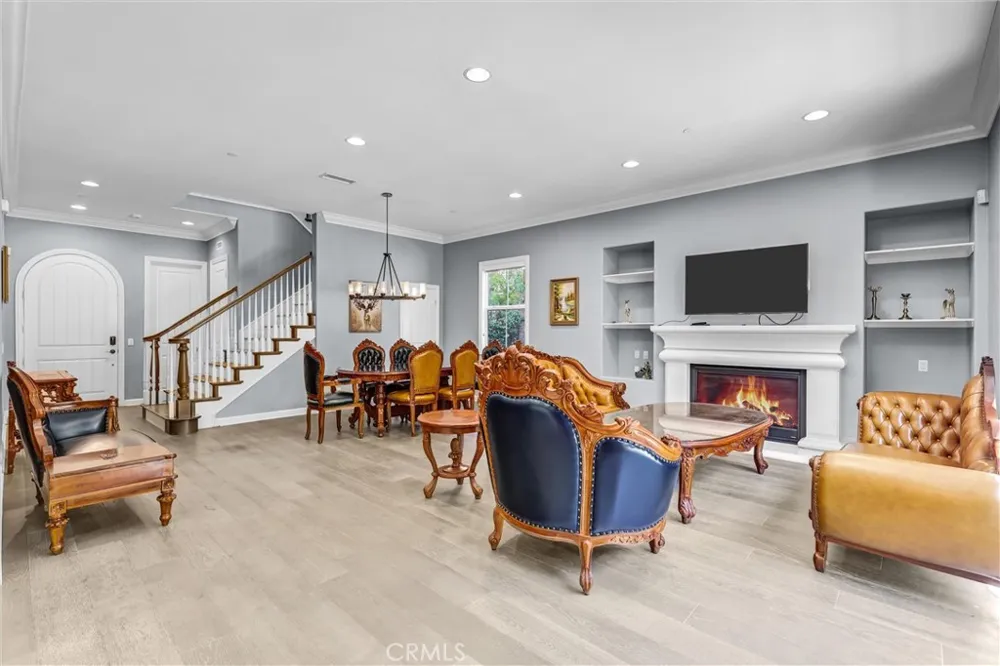 19 Dahlia Lake Forest, CA 92630