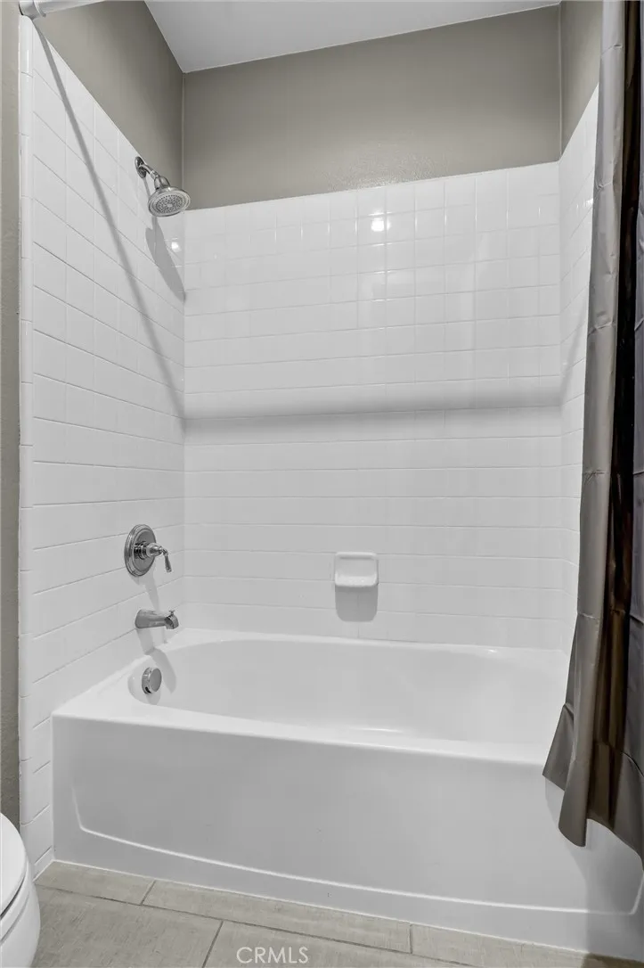 19 Dahlia Lake Forest, CA 92630