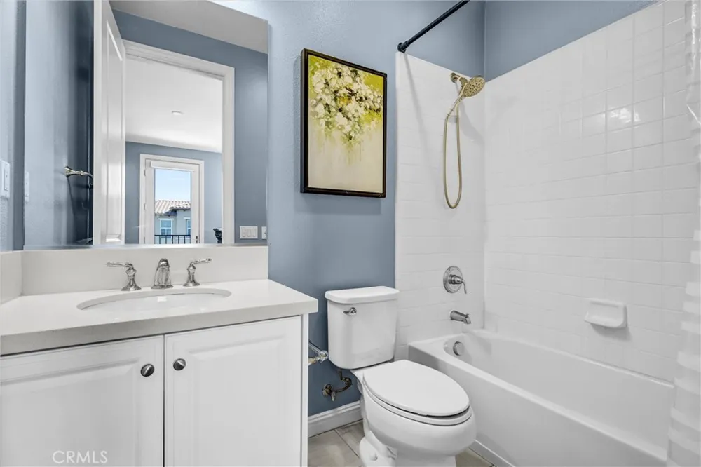 19 Dahlia Lake Forest, CA 92630