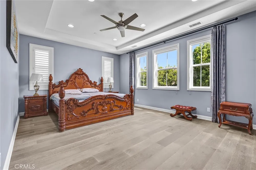 19 Dahlia Lake Forest, CA 92630