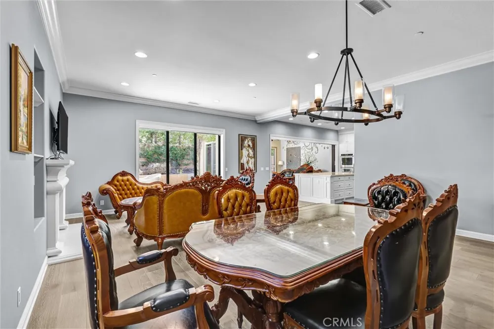19 Dahlia Lake Forest, CA 92630