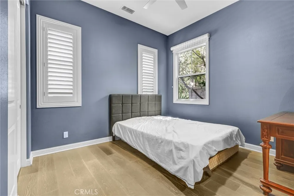 19 Dahlia Lake Forest, CA 92630