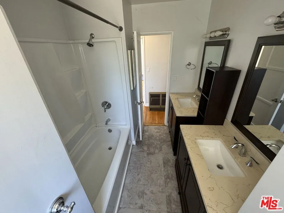 13025 Psomas Way Los Angeles, CA 90066