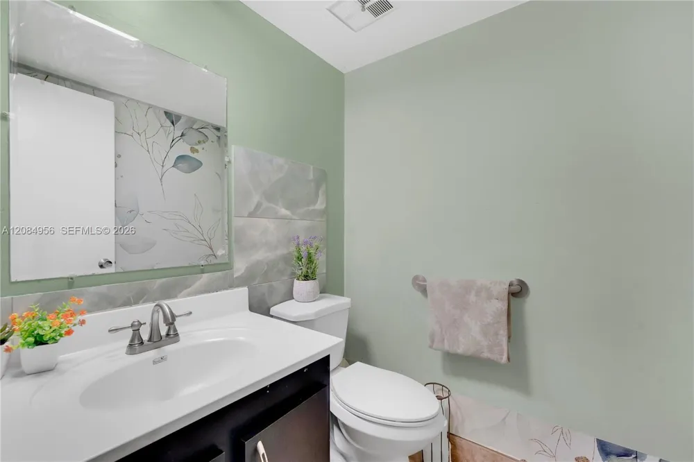 3541 NW 99th Ter #6A Sunrise, FL 33351