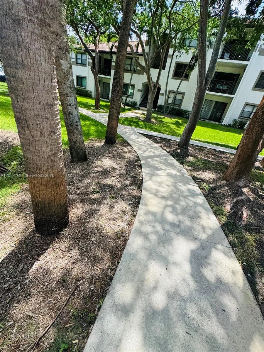 630 S Park Rd #29-3 Hollywood, FL 33021