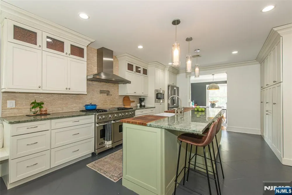 228 Watchung Avenue Montclair, NJ 07043