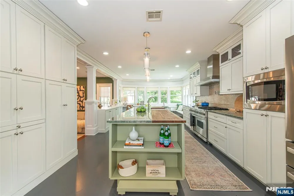 228 Watchung Avenue Montclair, NJ 07043