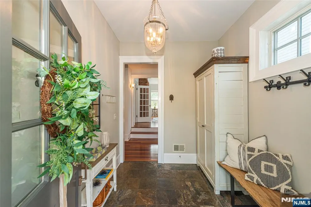 228 Watchung Avenue Montclair, NJ 07043