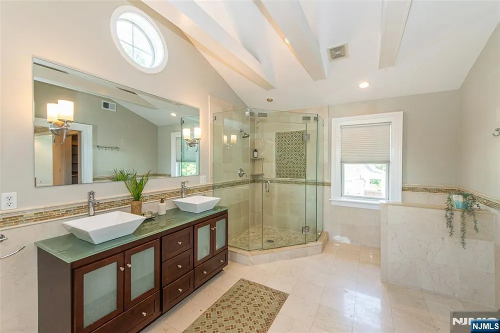 228 Watchung Avenue Montclair, NJ 07043