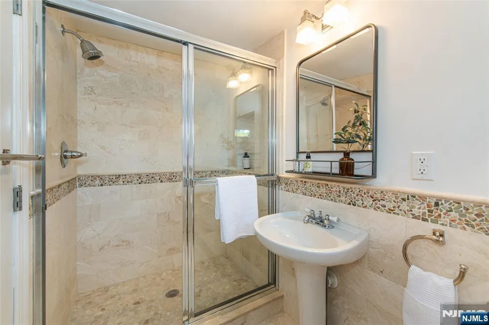 228 Watchung Avenue Montclair, NJ 07043