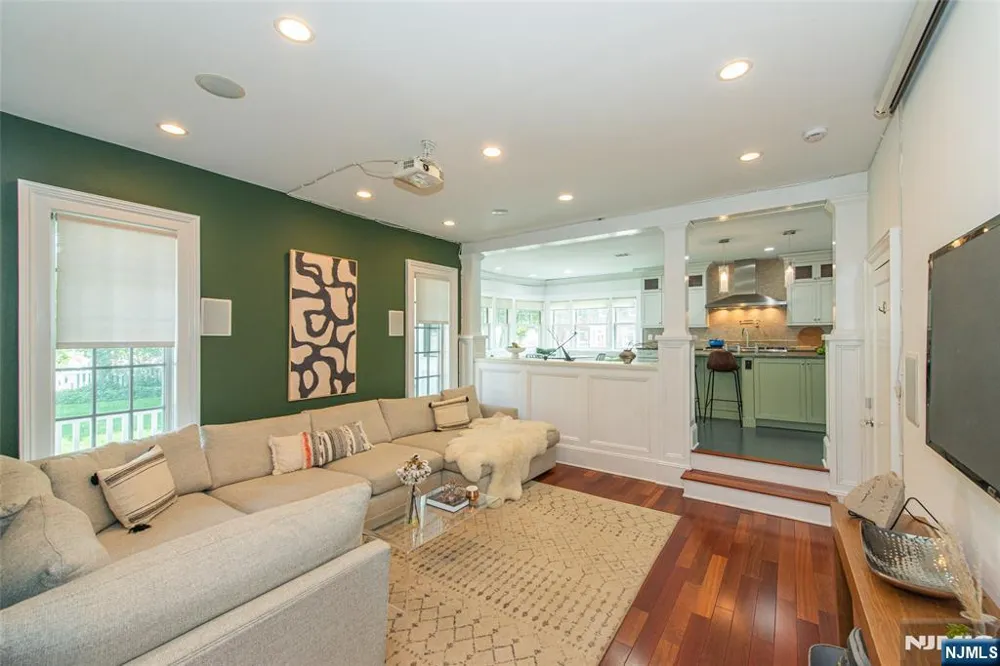 228 Watchung Avenue Montclair, NJ 07043