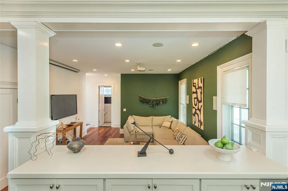 228 Watchung Avenue Montclair, NJ 07043
