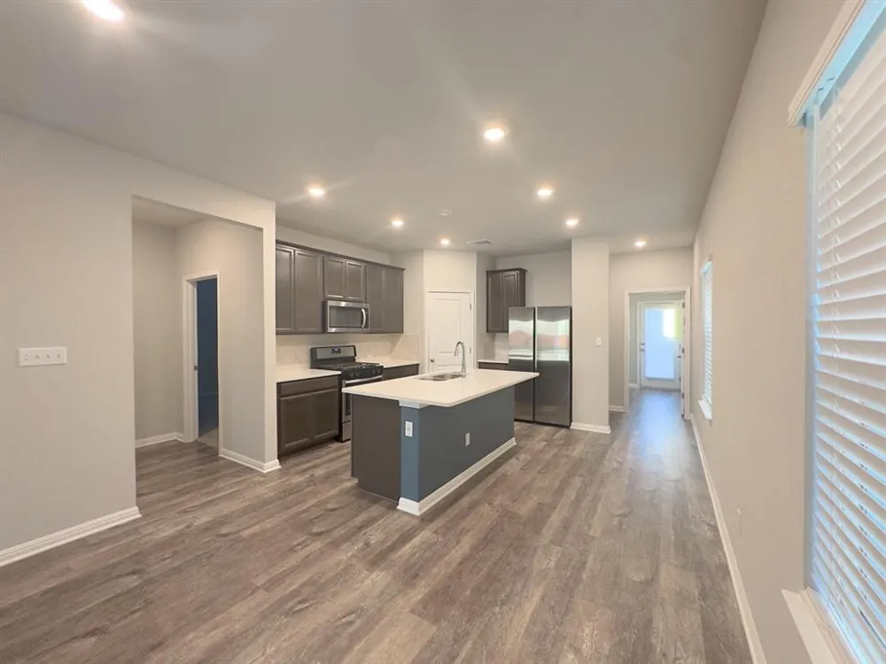 803 East Street Hutto, TX 78634