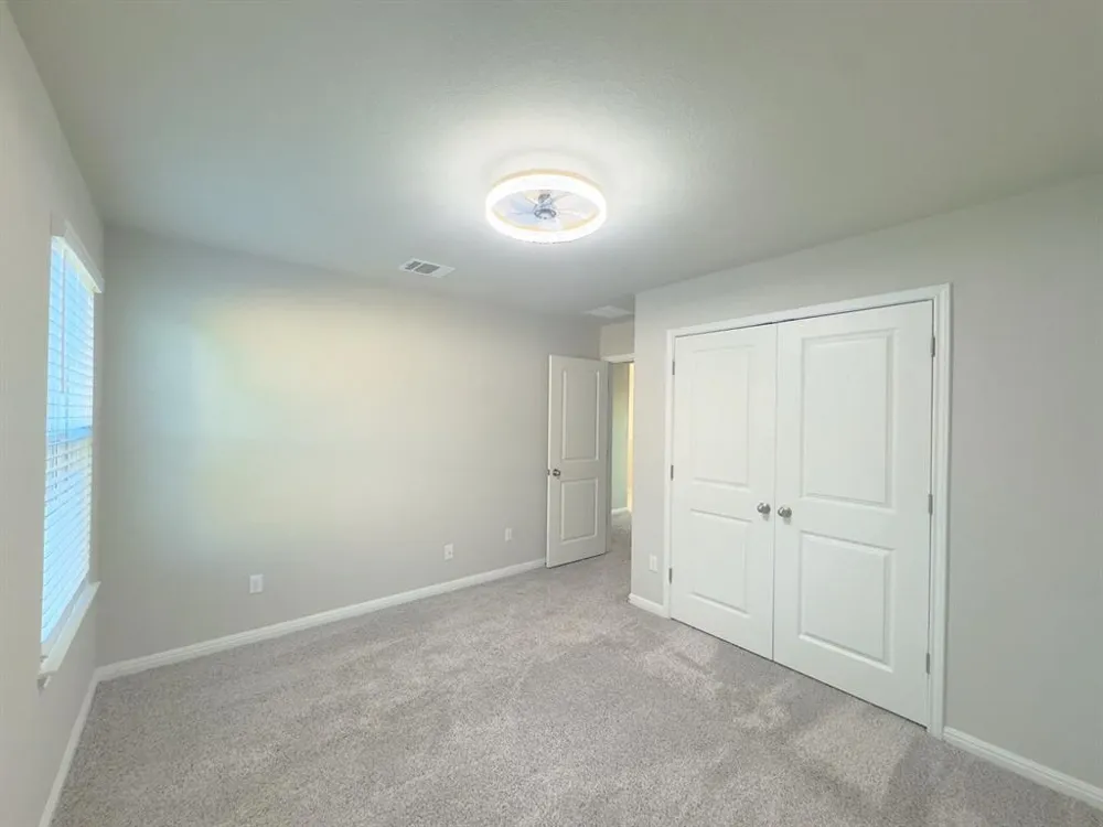 803 East Street Hutto, TX 78634