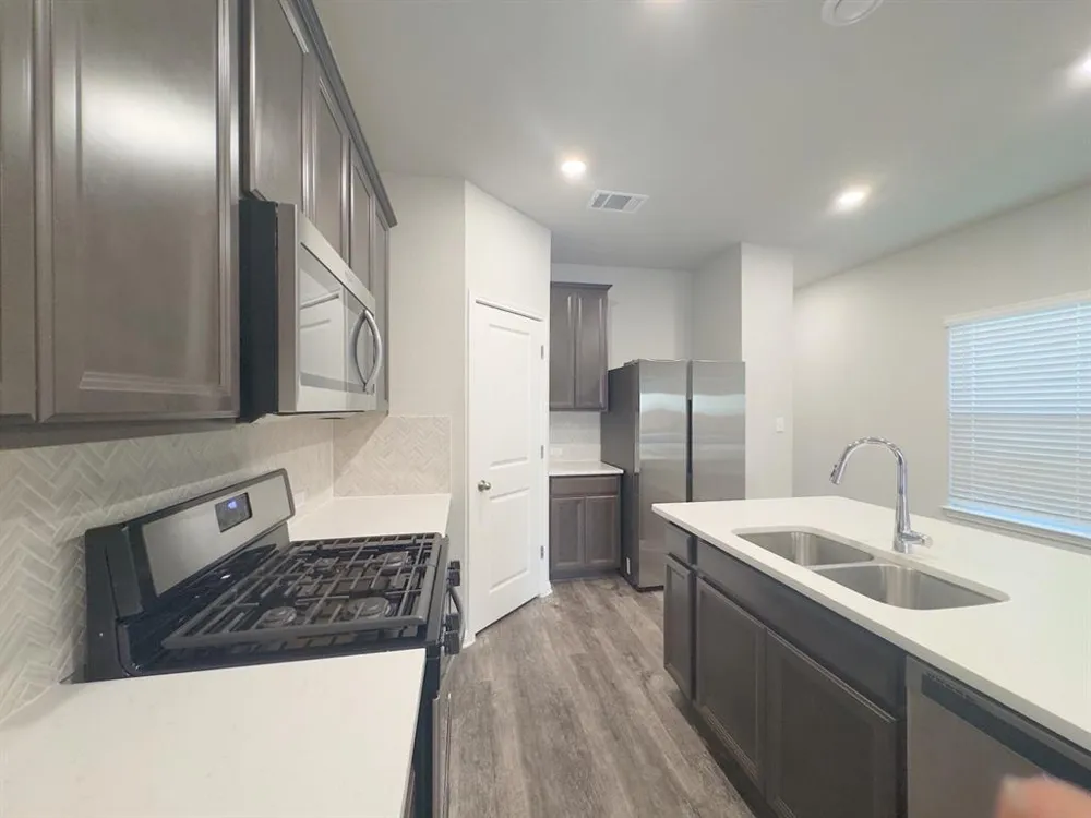 803 East Street Hutto, TX 78634