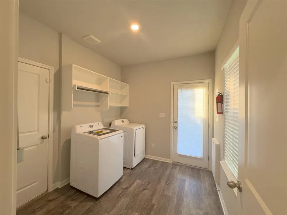 803 East Street Hutto, TX 78634