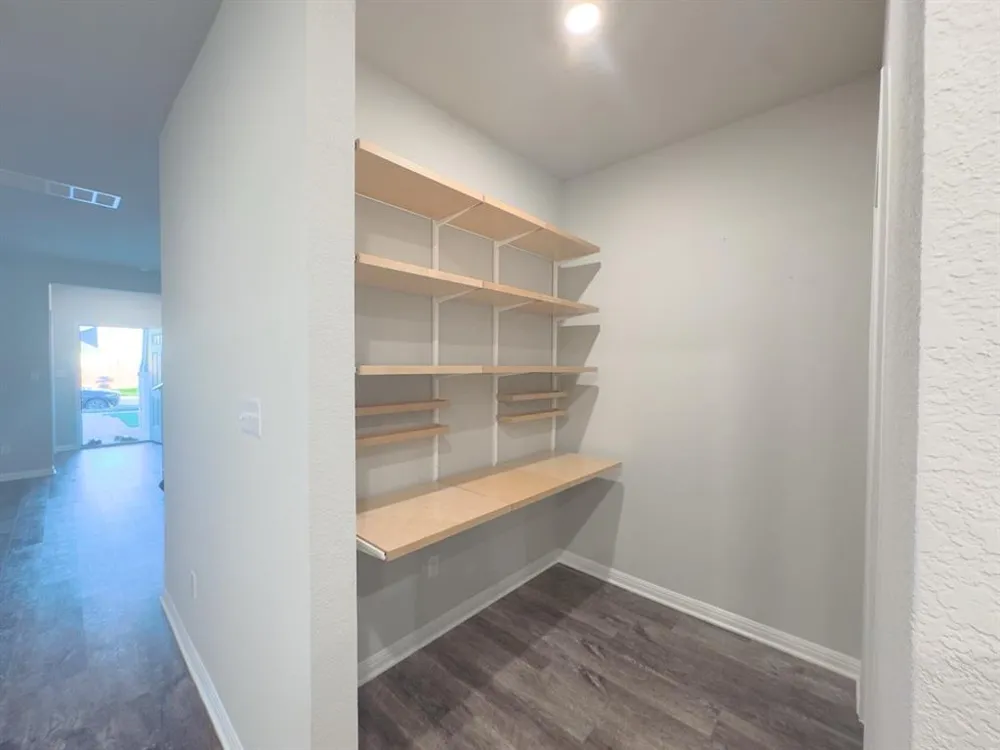 803 East Street Hutto, TX 78634