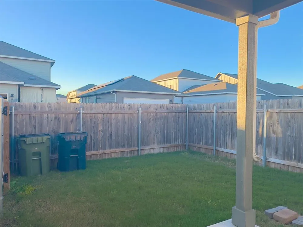 803 East Street Hutto, TX 78634