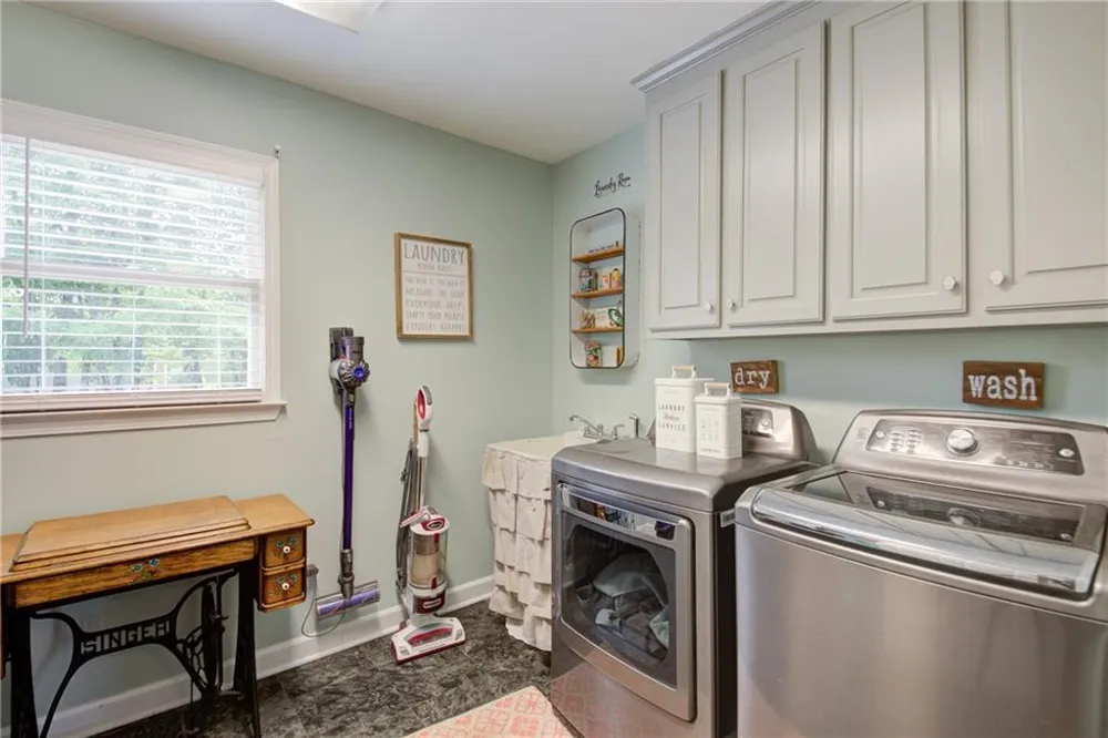 103 Shady Ln Cumming, GA 30040