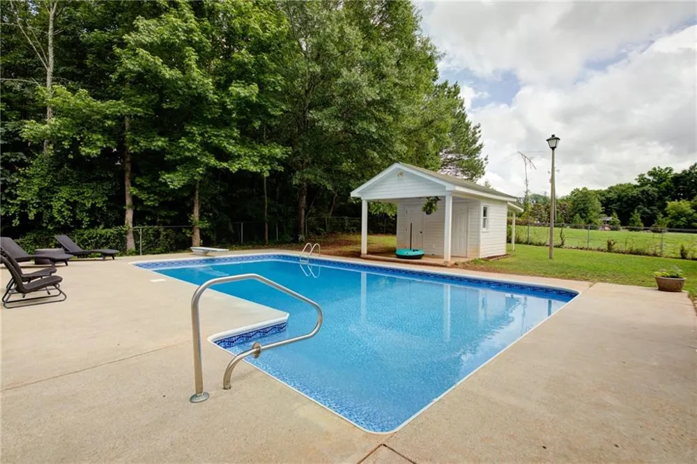103 Shady Ln Cumming, GA 30040
